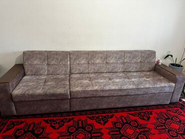 полы для дома: Диван раскладной, 3 м длина. С левой стороны открывается