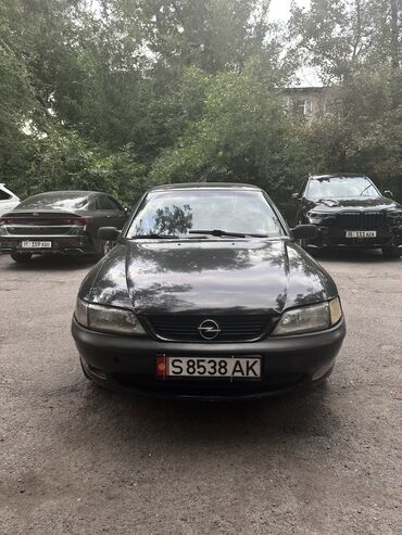 Opel: Opel Vectra: 1998 г., 1.8 л, Механика, Бензин, Хэтчбэк