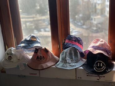 Baş geyimləri: Maya dəyərindən aşağı, yaz yay üçün uşağ papağları satılır. Satışları — 8