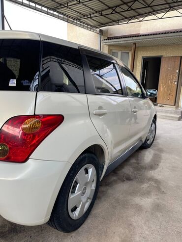 сколько стоит электромашина: Toyota ist: 2003 г., 1.3 л, Автомат, Бензин, Хэтчбэк