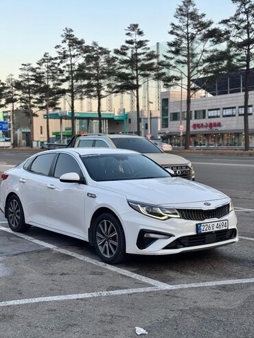 Легковой транспорт: Сдаю в аренду: Легковое авто, Под такси
