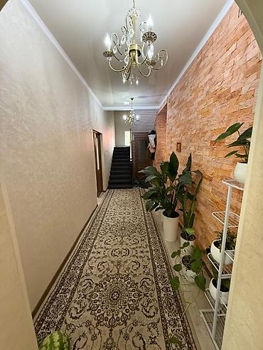 Продажа коттеджей и домов: 6 комнат и более, 220 м², 4 соток, Бишкек, Собственник — 15