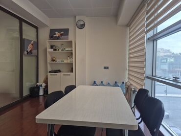 Ofislər: Xətai metrosuna piyada məsafədə. Xətai Rayonu, Heydər Əliyev, 8 — 22