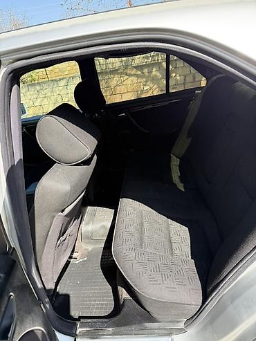 Mercedes-Benz: Mercedes-Benz C‑Class (W202) sedan - Kuzov: sedan, gümüşü rəng - — 4