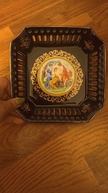 Digər dəstlər və servizlər: Kobalt Çexiya . Qiymətlər fərqlidir .6,8,10,12,15 manat . votsap — 3