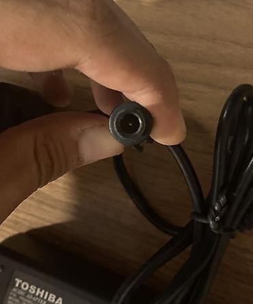 toshiba notebook adapter: HP və Toshiba noutbuk adaptrləri (AC/DC) 1) HP adapter - Güc: 65W - — 2