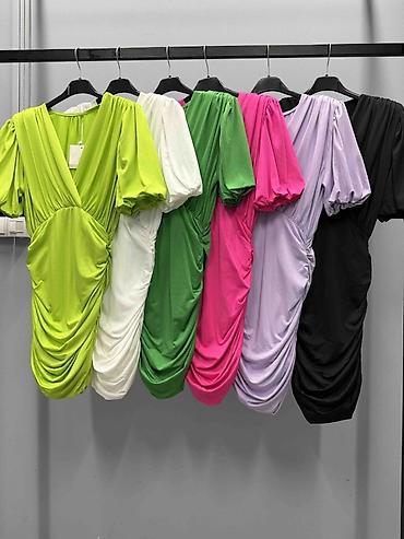 skecers baletanke: Ženska mini haljina s preklopljenim dekolteom i naborima 1650 Din S M — 3