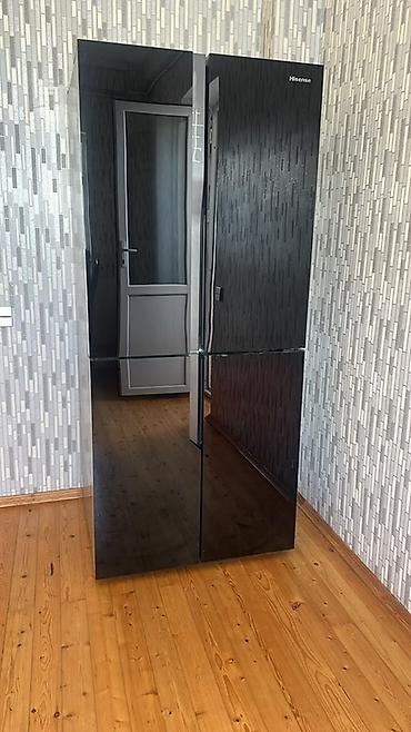 Hisense dörd qapılı soyuducu (French Door), qara şüşə ön panel -