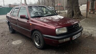 Volkswagen: Volkswagen Vento: 1993 г., 1.8 л, Механика, Бензин, Седан