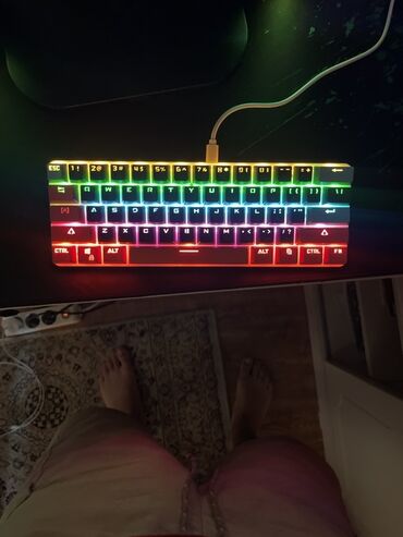 red square keyrox: Клавиатура, Механикалык, Зымдуу туташтыруу, Өлчөмү: 60%