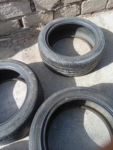Шина Kumho 215 / 55 / R 17