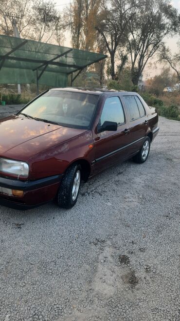 афто дом: Volkswagen Vento: 1992 г., Механика, Бензин, Седан