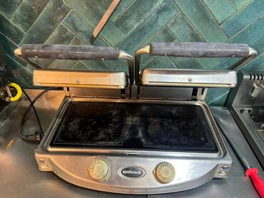 Dönər aparatları: Salam. Gənclik Mallda bağlanmış restoranın avadanlığı satışa — 5