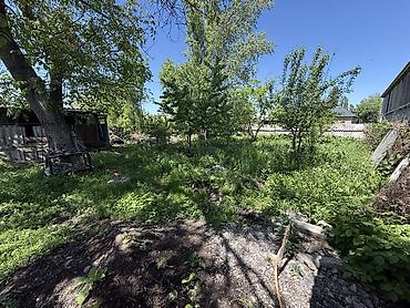 Продажа коттеджей и домов: 🏡 Продаётся уютный дом в Кара-Балте! 📍 Адрес: ул. Центральная, 174Б — 8