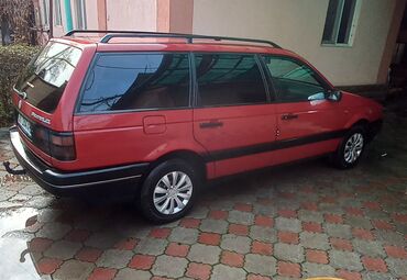 Volkswagen: Volkswagen Passat: 1993 г., 1.8 л, Механика, Бензин, Универсал