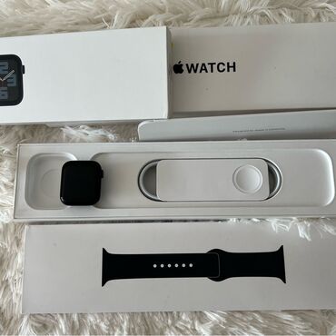 Наручные часы: В наличии Apple Watch SE 40mm В цвете midnight Самая популярная