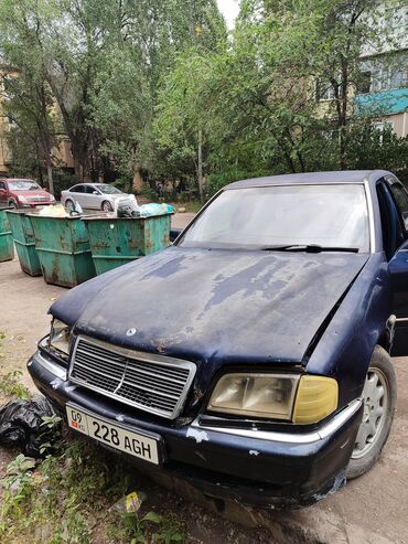 фолсваген б 4: Продается автомобиль Mercedes-Benz C-класса. Салон автомобиля обшит