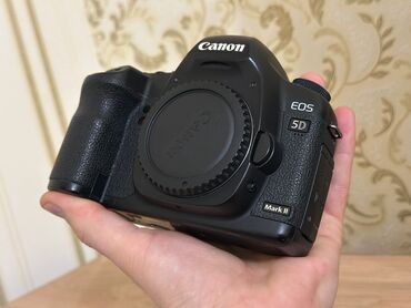 canon mark 2: Canon 5D mark II body.400 azn