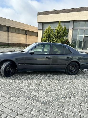 w210 panel: Mercedes-Benz E-Class (W210) sedan - Kuzov: qara rəng, 4 qapı - — 10