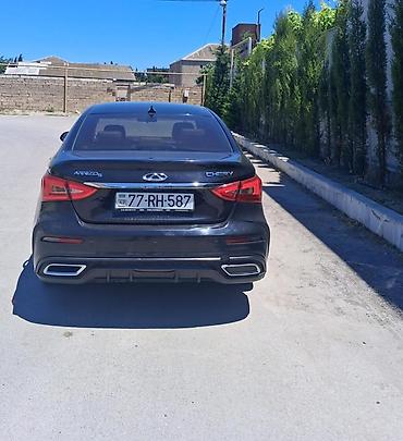 Chery: Chery Arrizo 5 sedan - Kuzov: sedan, qara rəng - Salon: açıq bej — 2