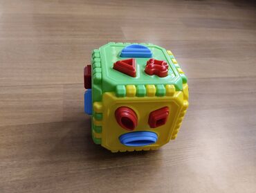 robot oyuncaq: Düşündürücü oyuncaqlar. 2 ədəd. 1 ədədi - 5 man. 2-si birlikdə - 8