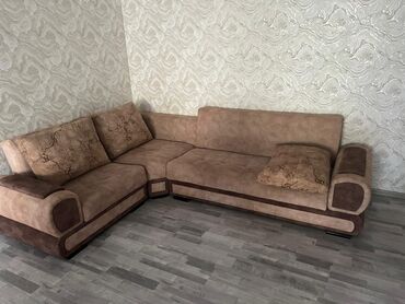 Masa və oturacaq dəstləri: SevilDivan satılır 550₼. Əla vəziyyətdə,açılır, bazası var. Ölçü