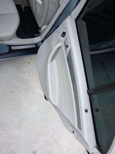 Mercedes-Benz: Mercedes-Benz 200: 1.8 l | 2006 il Sedan — 8