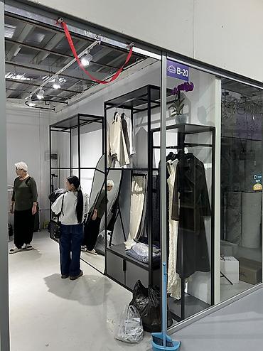 Торговое оборудование: Кронштейны Вешалки Полки Стеллажи - Материал: Узак металл каркас — 7