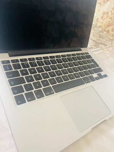 iphone 6 telefonunu al: Apple MacBook Pro noutbuk - Model: MacBook Pro A1502 (EMC 2875) -