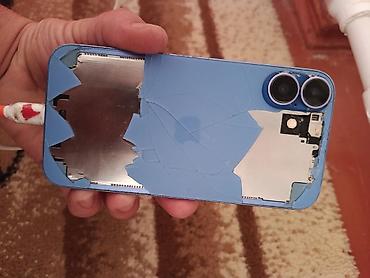 Apple iPhone: IPhone 16 — 15