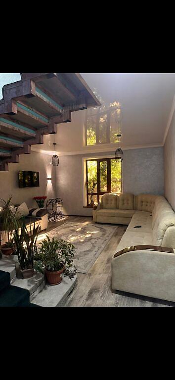 Продажа коттеджей и домов: Продаю добротный дом СЕРЬЕЗНЫМ ЕСТЬ ТОРГ!! 🗺️Алтын Ордо ленинский at lalafo.kg — 8 Продажа коттеджей и домов: Продаю добротный дом СЕРЬЕЗНЫМ ЕСТЬ ТОРГ!! 🗺️Алтын Ордо ленинский — 8