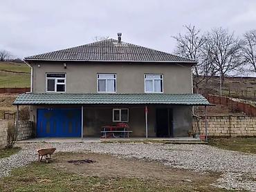 tap.az ucuz evler sumqayitda: Quba – həyət evi satılır. Elanın üzərində göstərilən qiymət: 82.000 — 4