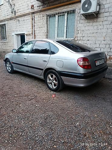 2107 2011: Toyota Avensis: 2001 г., 1.8 л, Механика, Бензин, Хэтчбэк — 1