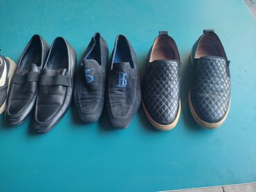 Кроссовки и спортивная обувь: Обувь бу вся по 200 сом