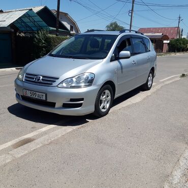 Toyota: Toyota Avensis Verso: 2004 г., 2 л, Механика, Газ, Универсал