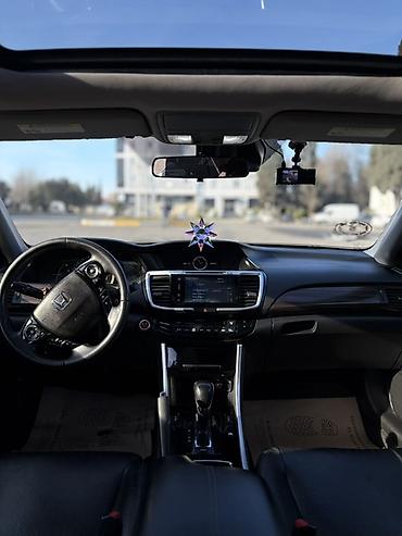 Honda: Honda Accord: 2 l | 2017 il Sedan — 6