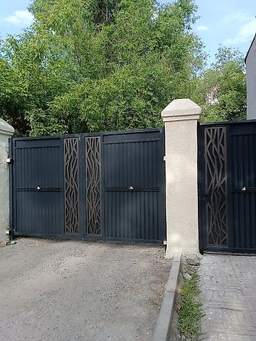 Распашные ворота: Металлические ворота и калитка - Конструкция: распашные двустворчатые — 1