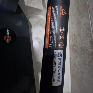 Elektrikli samokatlar: Elektrik skuter - Geniş gövdəli, slip-əleyhinə platforma - Ön və arxa — 13