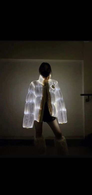 Pencəklər: Məhsul: İşıqlanan puffer gödəkçə - Dizayn: Həcmli puffer kəsim — 3