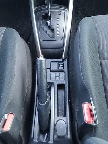 Салон: Toyota sedan interyer komplekti və avadanlığı - Sükan: çoxfunksiyalı — 9