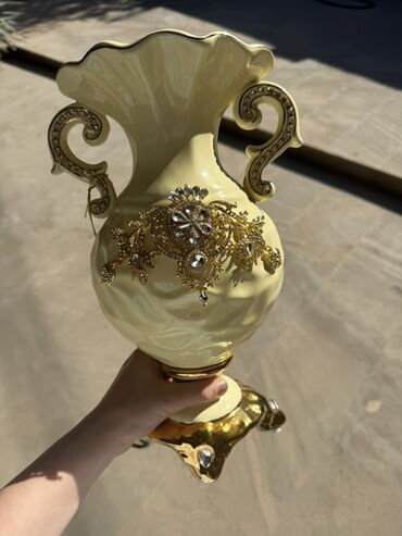 Vazalar: Vaza dəsti, Keramika — 6