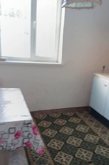 самая дорогая квартира в бишкеке: 1 комната, 2 м², Индивидуалка, 1 этаж, Старый ремонт