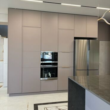 Sifarişlə mətbəx mebeli: Sifarişlə mətbəx dəsti, Özü çəkən petlələr, Mat laminat, Kredit var, Pulsuz çatdırılma — 8