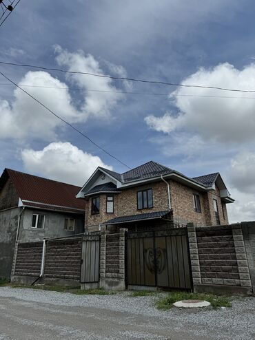 военный антанока продаю дом: 200 м², 6 комнат, Требуется ремонт