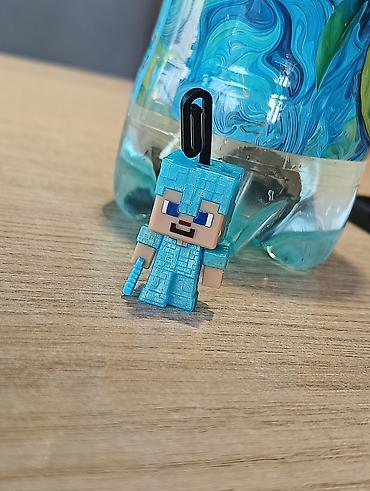 стив: Продаю мини‑фигурку из коллекции Kinder "Minecraft". - Стив в броне на — 1