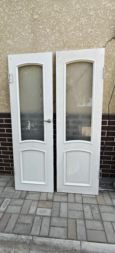 полотенцо сушитель: Продаю двери: Белые - стандарт 200*60 ( 500 сом) Полотенцесушитель -