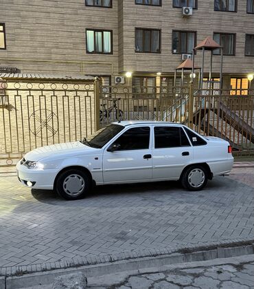 Daewoo: Daewoo Nexia: 2011 г., 1.6 л, Механика, Бензин, Седан — 1