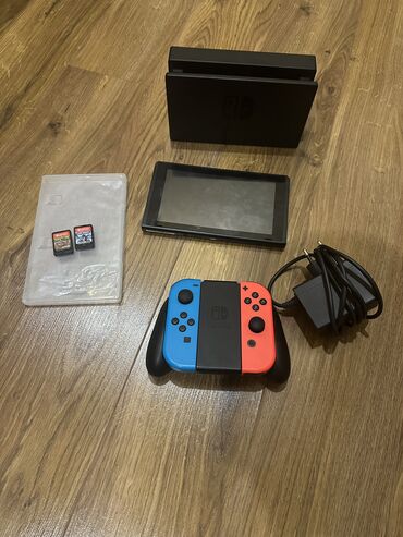 манипуляторы nintendo switch: Продам Nintendo Switch. Комплект как на фото. В комплекте 2 игры