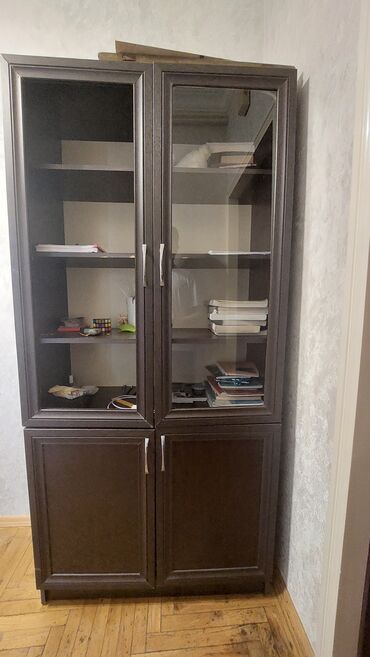 qranit pol: İşlənmiş, Kitab rəfi