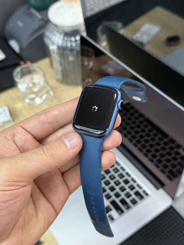 Avtoelektronika: Smart saat, Apple